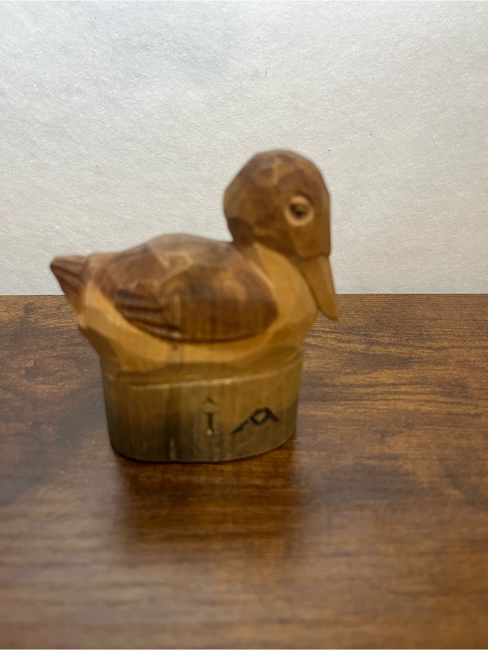 Mid-century Scandinavian folk art. Hand-Carved Wooden Duck. - Picture 2 of 4